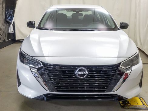 Used 2025 Nissan Sentra SR image 3