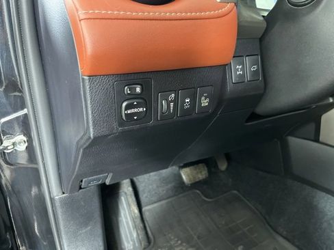 Used 2014 Toyota RAV4 Limited image 26