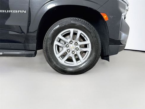 Used 2024 Chevrolet Suburban LS RWD image 19