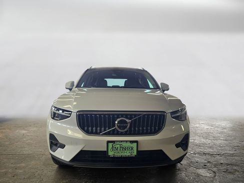 Certified 2023 Volvo XC40 B5 Plus w/ Driver Assist Package image 2