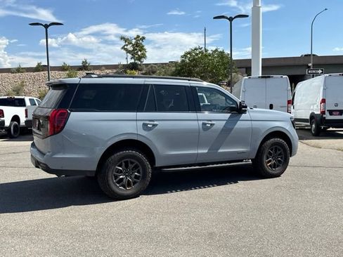 Used 2025 Ford Expedition Tremor AWD/4WD image 8