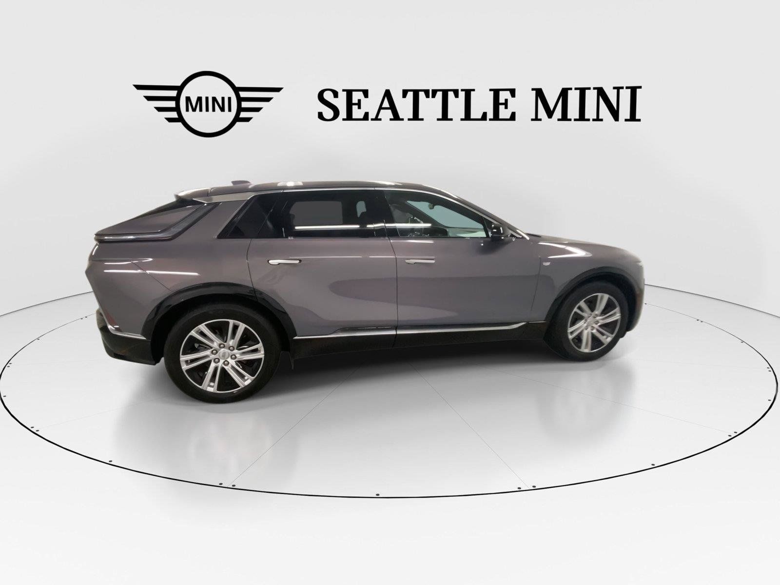 Used 2024 Cadillac Lyriq Tech AWD/4WD image 12