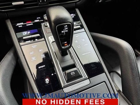 Used 2021 Porsche Cayenne image 32