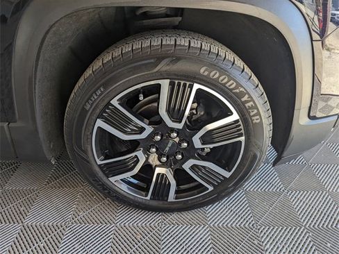 Used 2021 GMC Acadia SLT w/ Elevation Edition image 20