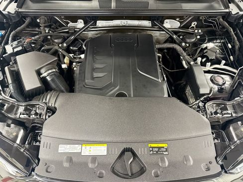 Certified 2025 Audi Q5 2.0T Premium Plus w/ Premium Plus image 28