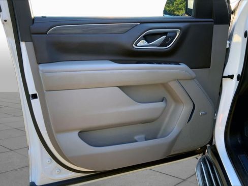 Used 2021 GMC Yukon SLT w/ SLT Premium Package RWD image 19