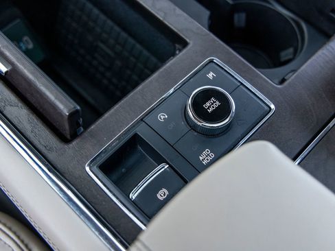 Used 2023 Lincoln Navigator Reserve AWD/4WD image 38