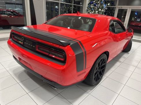 Used 2015 Dodge Challenger R/T Scat Pack w/ Scat Pack Appearance Package image 4