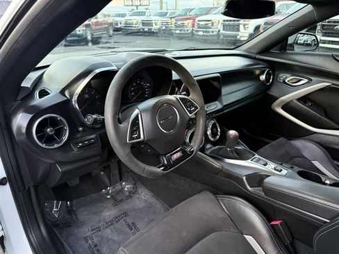 Used 2020 Chevrolet Camaro SS image 21