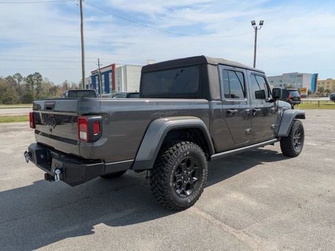 Used 2023 Jeep Gladiator Willys image 3