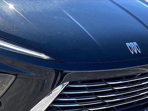 Used 2025 Buick Enclave Preferred image 33