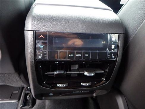 New 2025 Jeep Grand Cherokee L Overland w/ Luxury Tech Group IV image 9