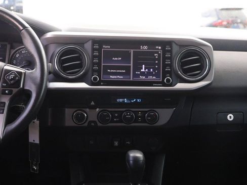 Used 2021 Toyota Tacoma SR5 AWD/4WD image 23