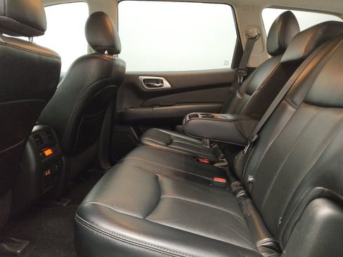 Used 2020 Nissan Pathfinder SL AWD/4WD image 18