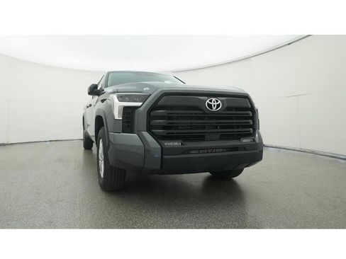 Used 2024 Toyota Tundra SR5 w/ SR5 Premium Package AWD/4WD image 33
