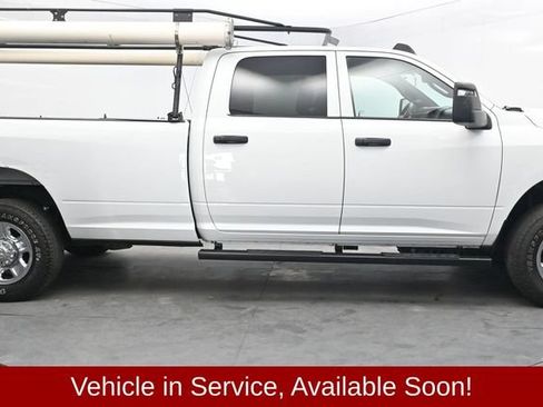 Used 2024 RAM 2500 Tradesman w/ Chrome Appearance Group AWD/4WD image 9