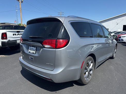 Used 2019 Chrysler Pacifica Limited FWD image 7
