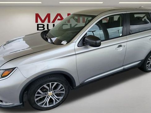 Used 2018 Mitsubishi Outlander ES FWD image 23