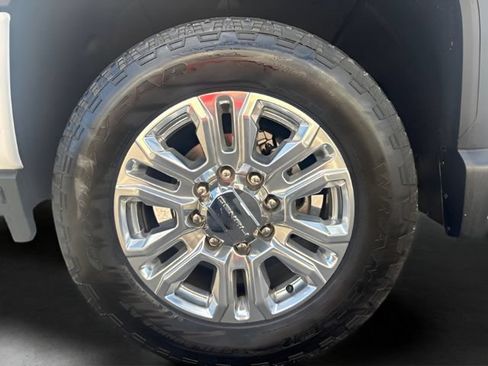Used 2023 GMC Sierra 3500 Denali w/ Denali Ultimate Package AWD/4WD image 37