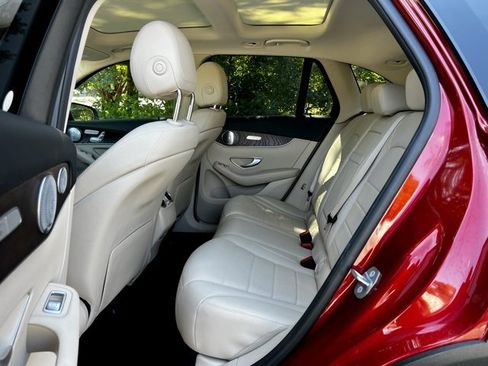 Used 2018 Mercedes-Benz GLC 300 image 21