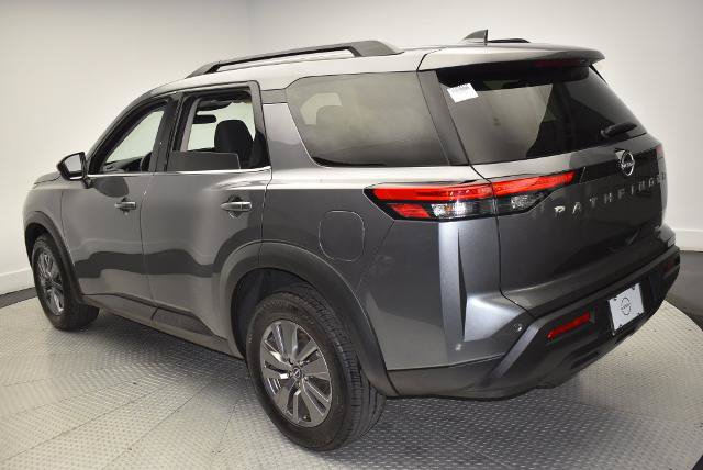 Certified 2025 Nissan Pathfinder SV FWD image 7