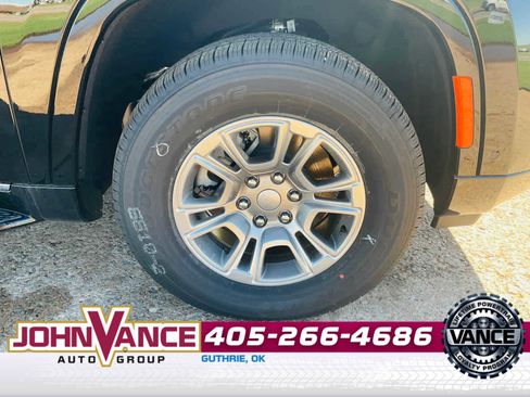 Used 2024 Jeep Wagoneer 4WD image 9