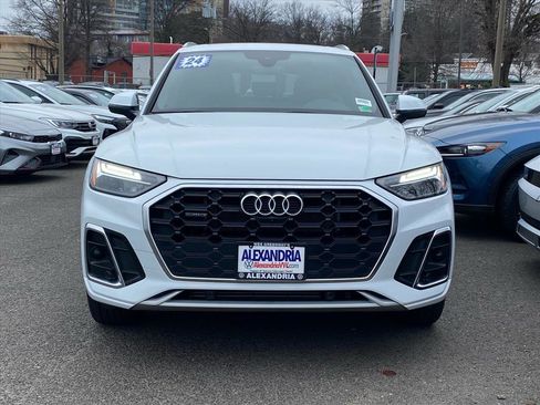 Used 2024 Audi Q5 e Premium Plus w/ Premium Plus Package image 5