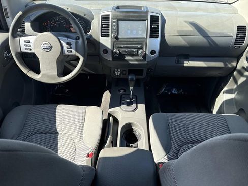 Used 2021 Nissan Frontier SV image 16