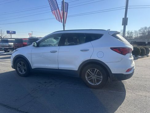 Used 2017 Hyundai Santa Fe Sport image 4