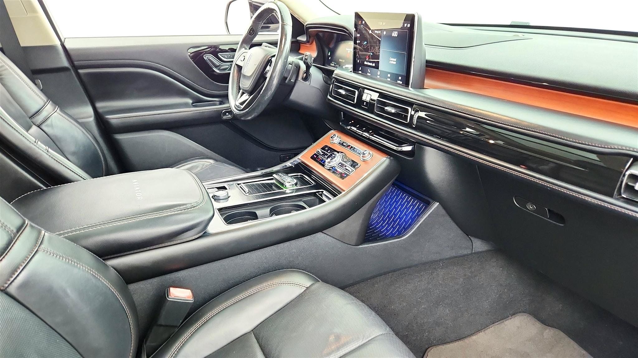 Used 2020 Lincoln Aviator Reserve w/ Elements Package Plus AWD/4WD image 35