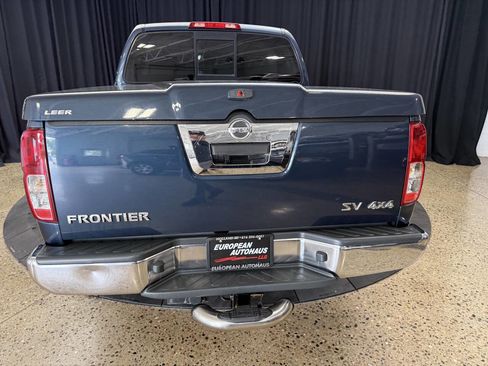 Used 2018 Nissan Frontier SV image 8