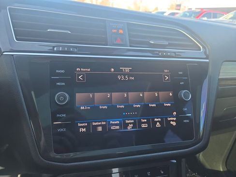 Used 2024 Volkswagen Tiguan SEL R-Line image 21