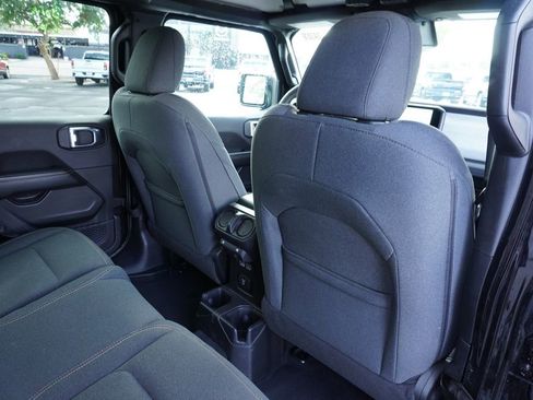 Used 2024 Jeep Wrangler Sahara image 10