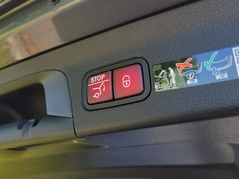 New 2026 Mercedes-Benz GLS 580 4MATIC image 10