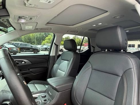 Used 2019 Chevrolet Traverse Premier w/ Driver Confidence II Package FWD image 17