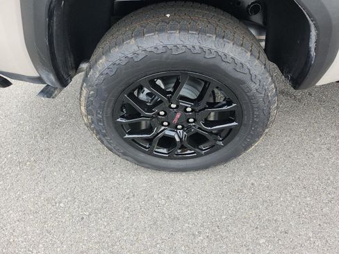 New 2026 GMC Canyon AT4 image 6