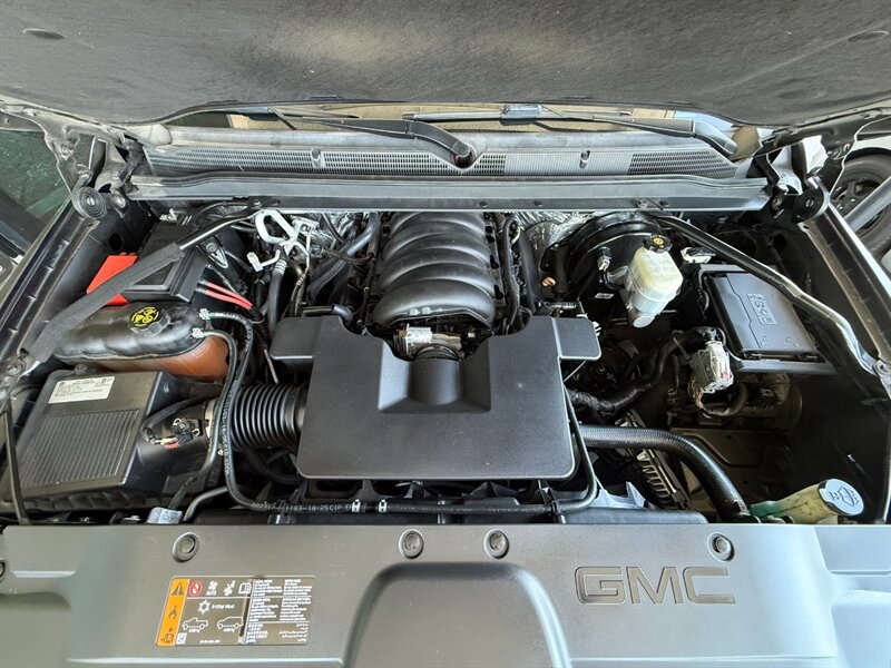 Used 2018 GMC Yukon XL SLT w/ Open Road Package RWD image 40