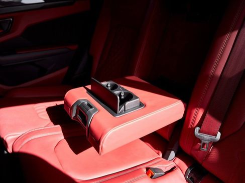 Used 2024 Lamborghini Urus S AWD/4WD image 52