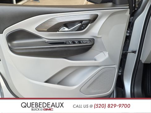 Used 2024 GMC Terrain SLE FWD image 10