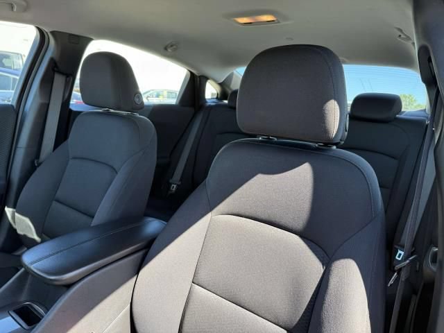 Used 2025 Chevrolet Malibu LT FWD image 11