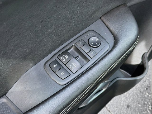 Used 2018 Dodge Challenger SRT w/ Technology Group RWD image 18