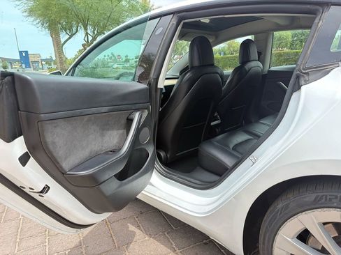 Used 2022 Tesla Model 3 Long Range AWD/4WD image 8