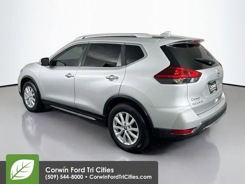 Used 2018 Nissan Rogue SV image 11