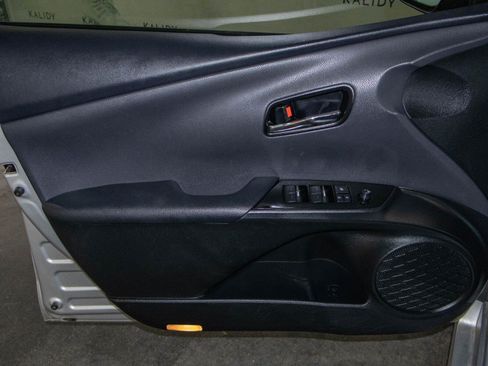 Used 2019 Toyota Prius Prime Premium FWD image 11