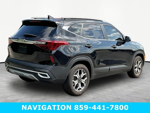 Used 2023 Kia Seltos EX AWD/4WD image 6