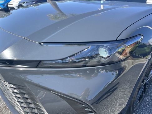 Used 2025 Toyota Camry SE FWD image 6