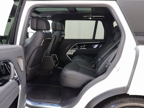 New 2025 Land Rover Range Rover Long Wheelbase Autobiography image 17