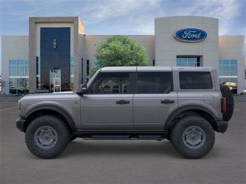 New 2025 Ford Bronco Badlands image 3
