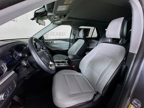 Used 2021 Ford Explorer XLT w/ Equipment Group 202A image 25