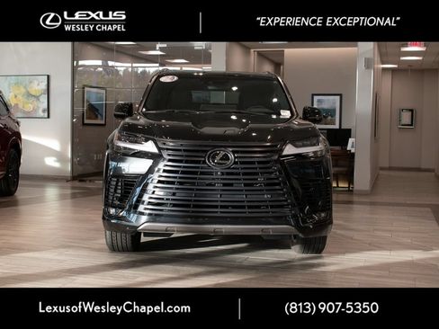 Used 2024 Lexus LX 600 4WD w/ Appearance Package image 7